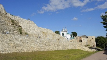 Фото: Экскурсия в Изборск и Печоры «Каменные стражи земли Псковской»