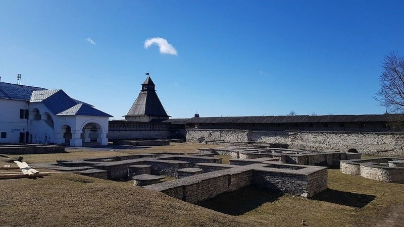 Фото: Индивидуальная экскурсия по Псковскому Кремлю